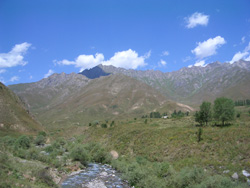 タジキスタンの山岳地帯の風景