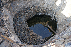 修繕前の井戸
