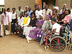 ウガンダの地雷被害者たちの集まり
