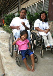 自身も障害者で施設で働く職員とその家族