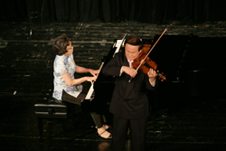 潘寅林（パン・インリン）さんと夫人でピアニストの雷敬蓉（レイ・ジン ロン）さん