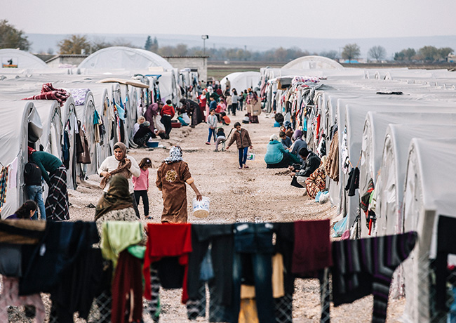 トルコの難民キャンプでテントが立ち並ぶ様子
