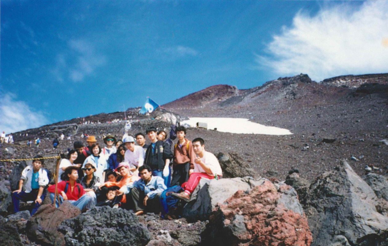富士山頂での集合写真