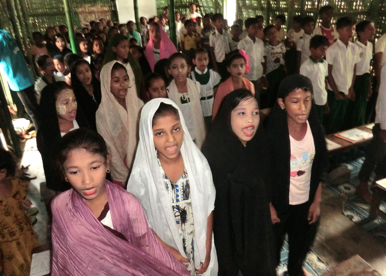 仮設学校の子どもたちの様子