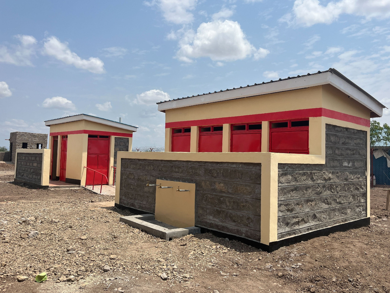 新たに建設したトイレの写真