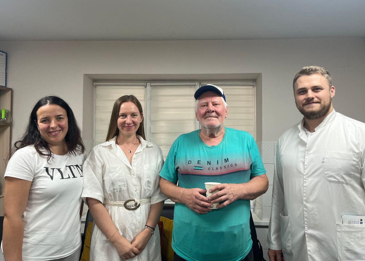 センターのメンバーの写真